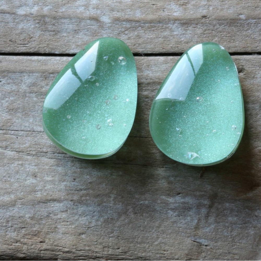 Gorilla Glass Dichroic Teardrop Plugs in Agave 1”